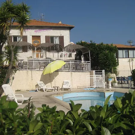 Montaleigne Guest house