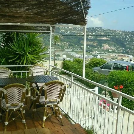 Montaleigne Guest house 3*