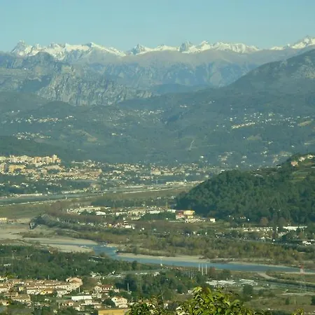 Montaleigne Guest house 3*